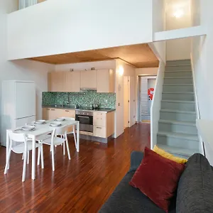  Appartamento White And Brown Exclusive Loft With Terrace - Free Parking - M2 Station