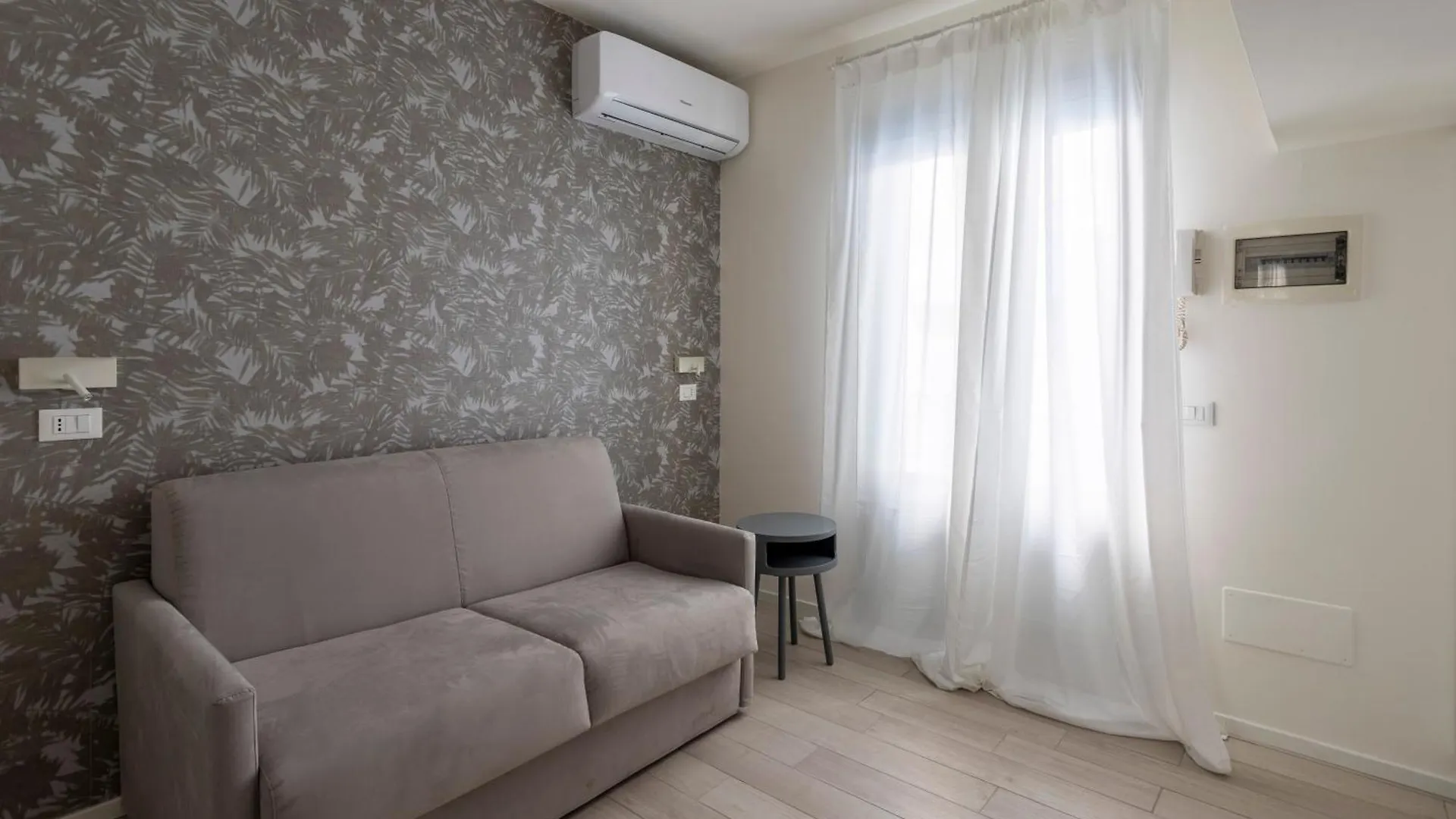 Apartment Italianway - The B Village Business Milan